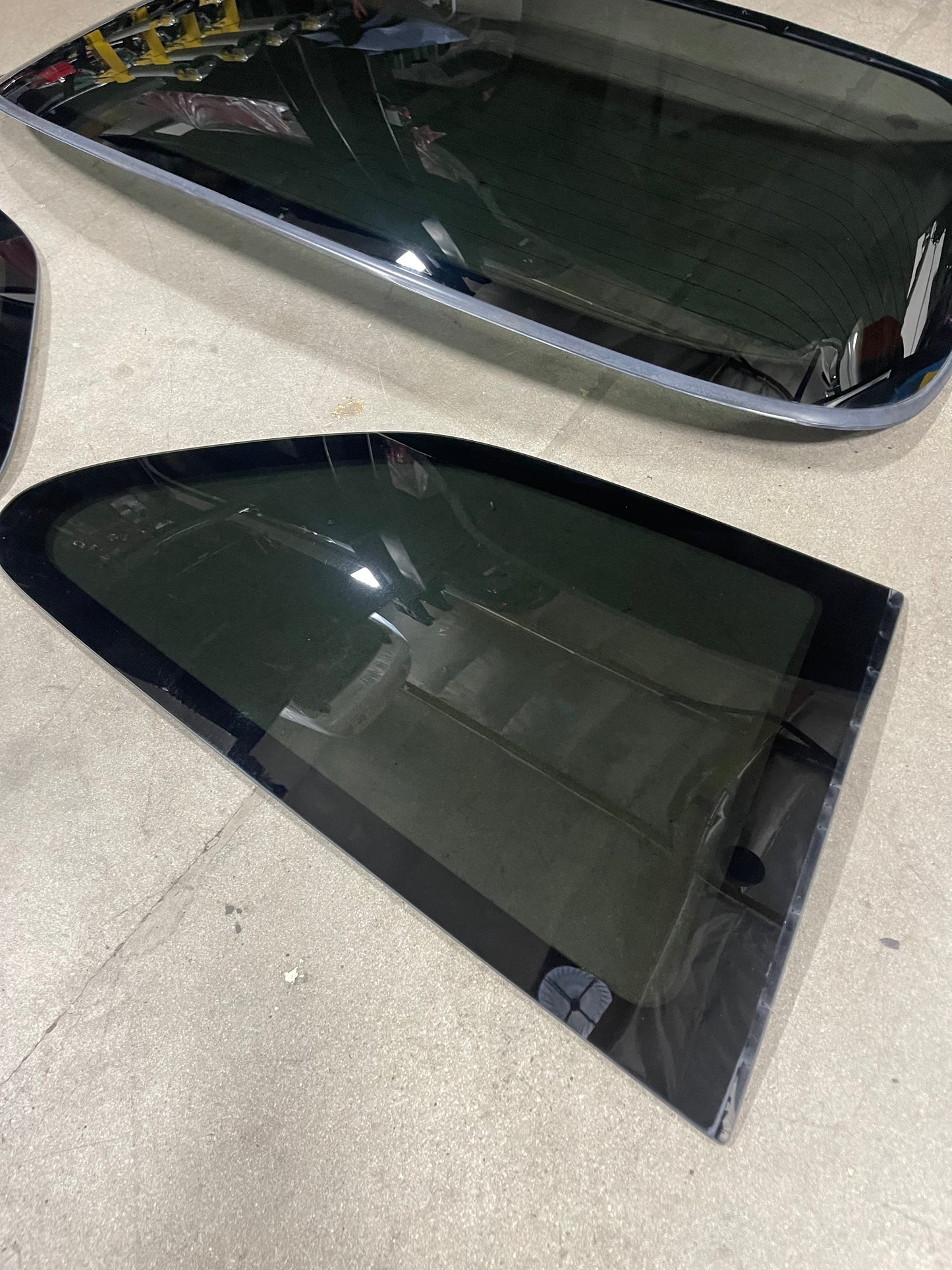 EK9 REAR PRIVACY GLASS