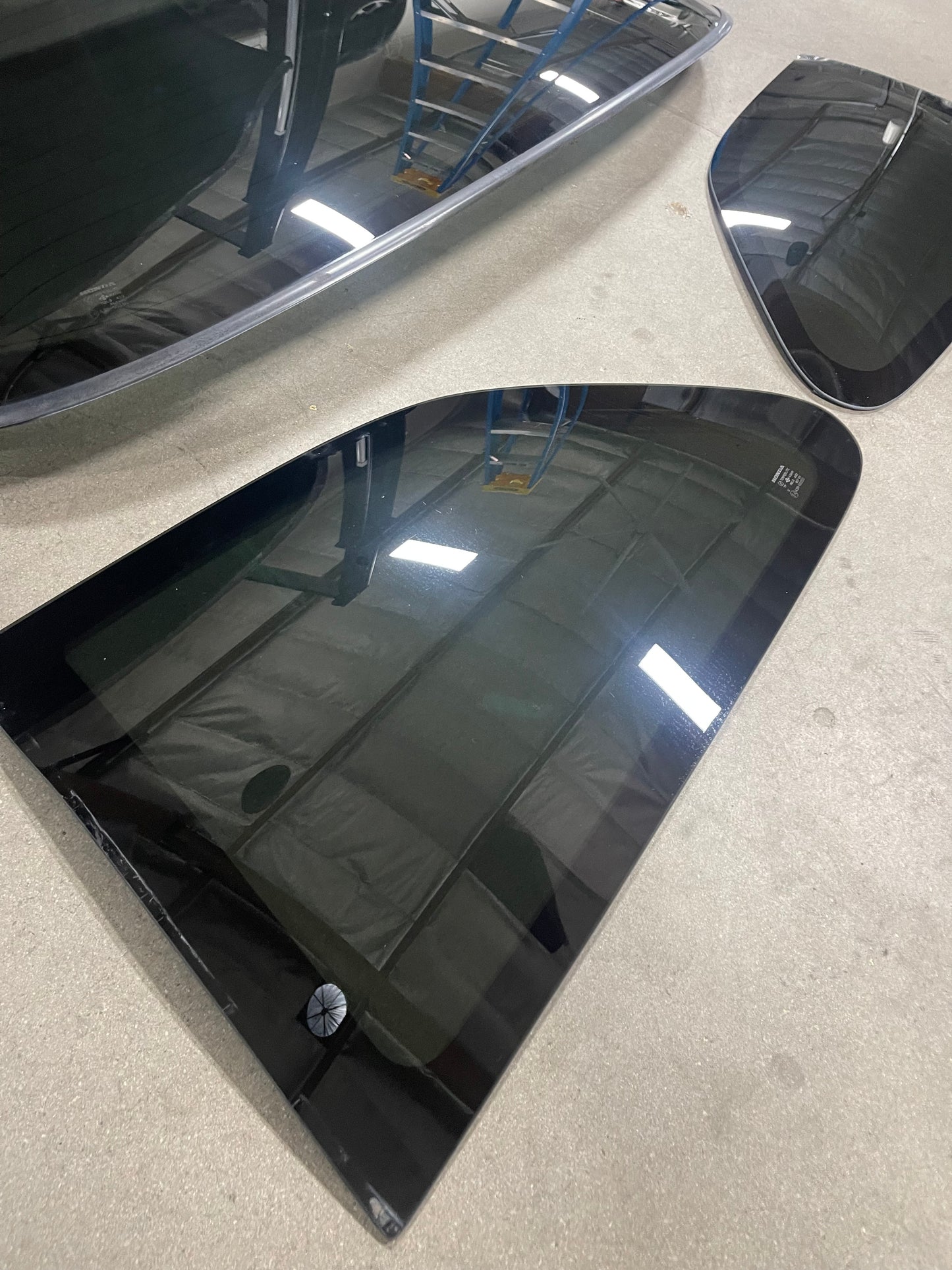 EK9 REAR PRIVACY GLASS