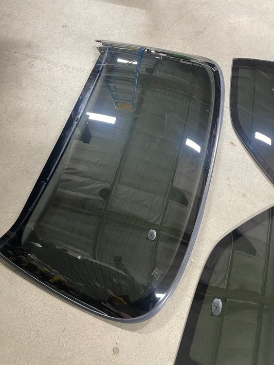 EK9 REAR PRIVACY GLASS